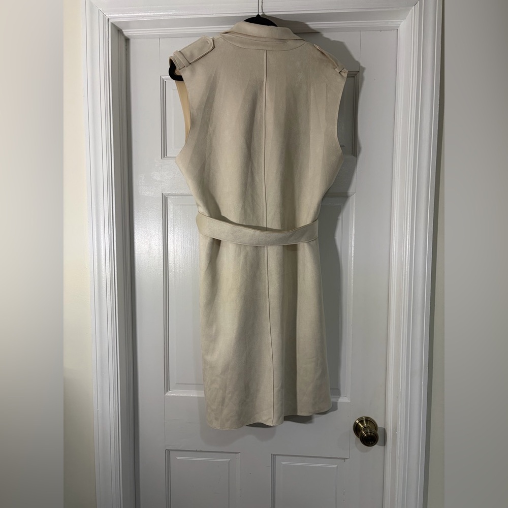 Tahari Beige Double Breasted Midi Blazer - Picture 7 of 9